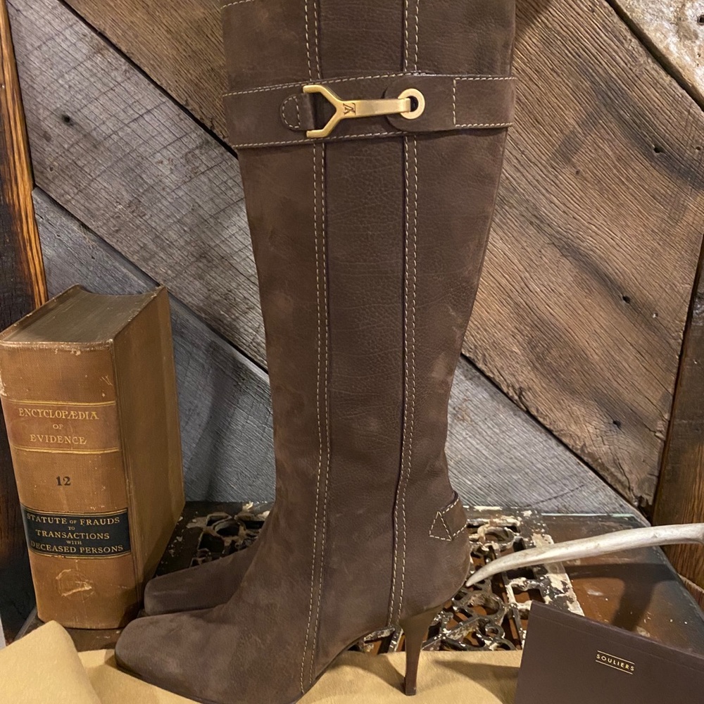 Louis Vuitton Brown Suede Boots - ✨Authentic - Picture 8 of 14